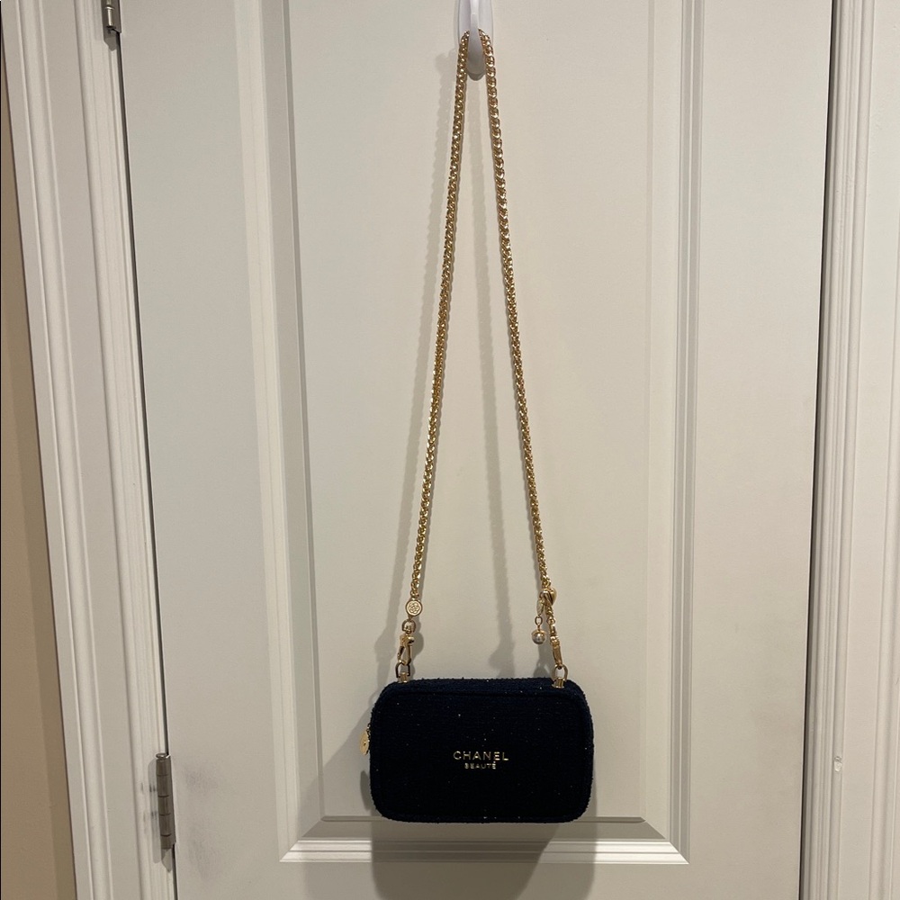 Chanel Tweed  Navy Cosmetics Bag with Charm Gold Chain - Picture 5 of 15